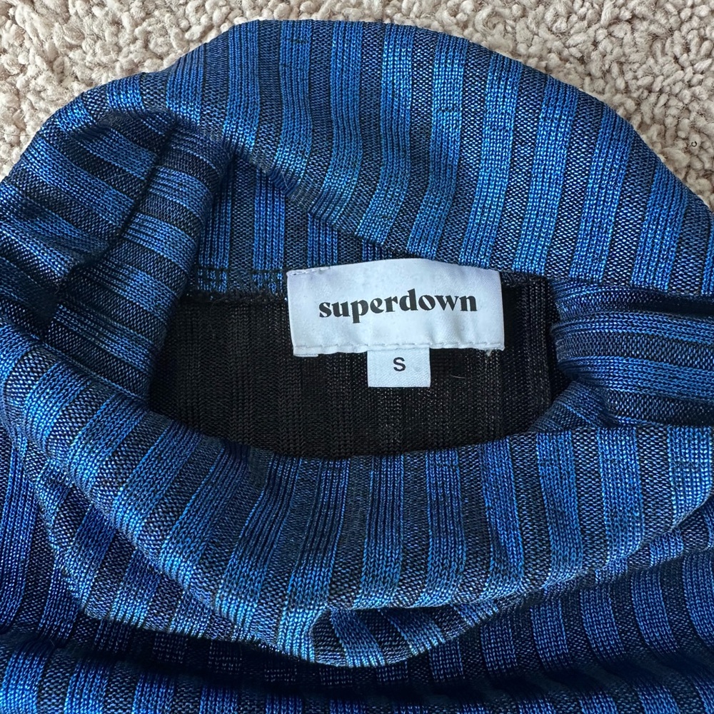 Superdown Blue Ribbed Turtleneck Top - Picture 2 of 3
